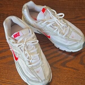 Womens Nike Light Gray and Pink Initiator Athletic Shoes